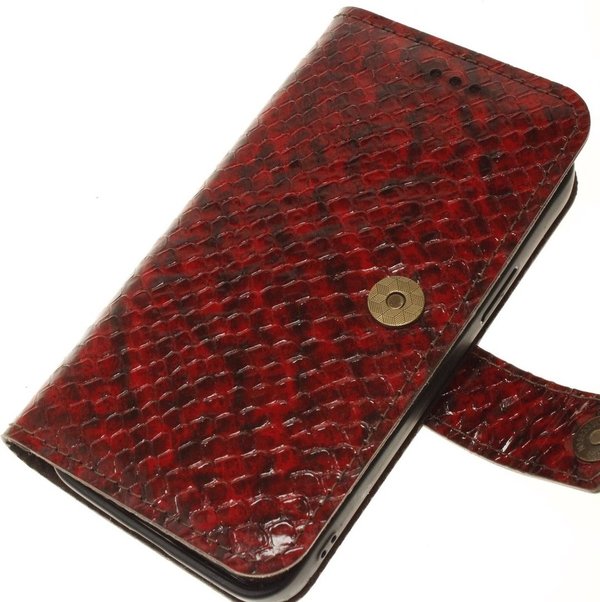 Made-NL iPhone 11 Rood zwart reliëf glans slangenprint leer