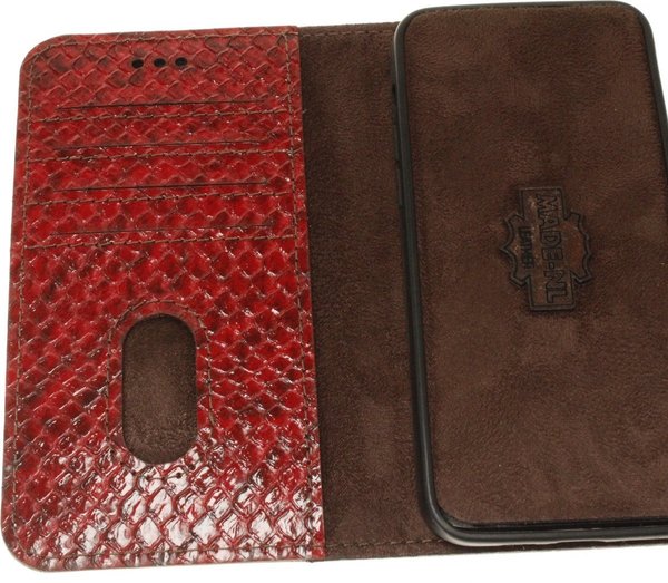 Made-NL iPhone XS/X Rood zwart reliëf glans slangenprint leer